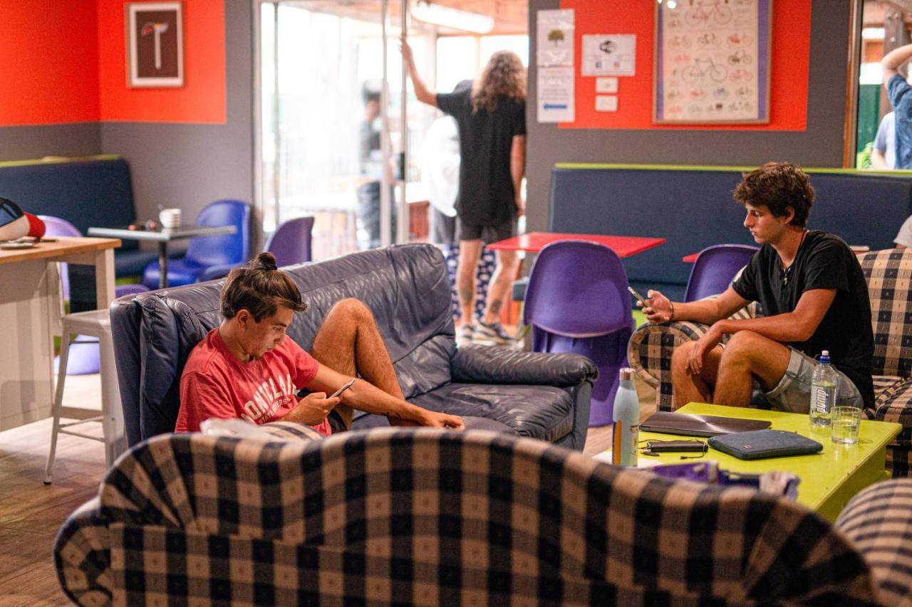 Backpackers Newcastle Hostel Bagian luar foto