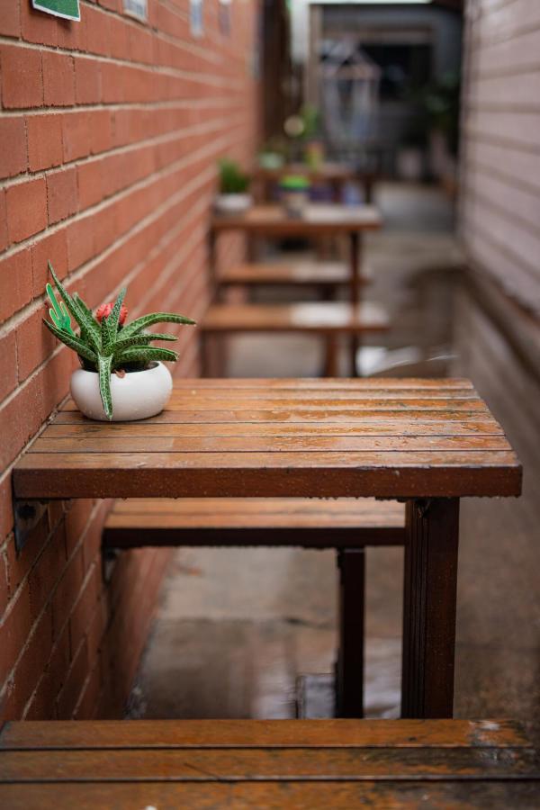 Backpackers Newcastle Hostel Bagian luar foto