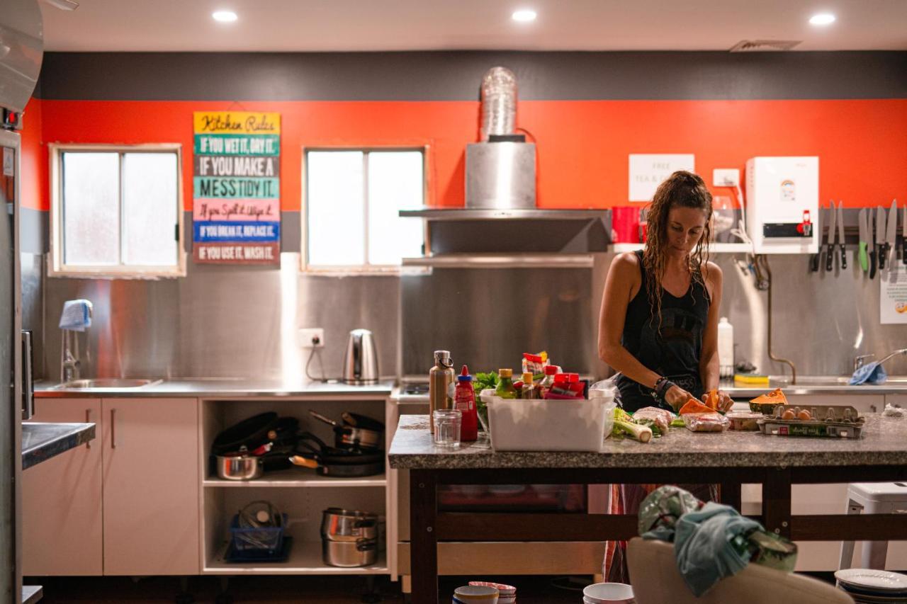 Backpackers Newcastle Hostel Bagian luar foto